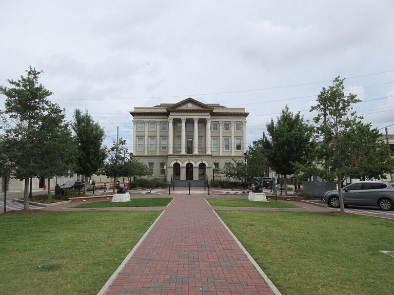 Old City Hall viewed from Huey P. Long Avenue in Gretna