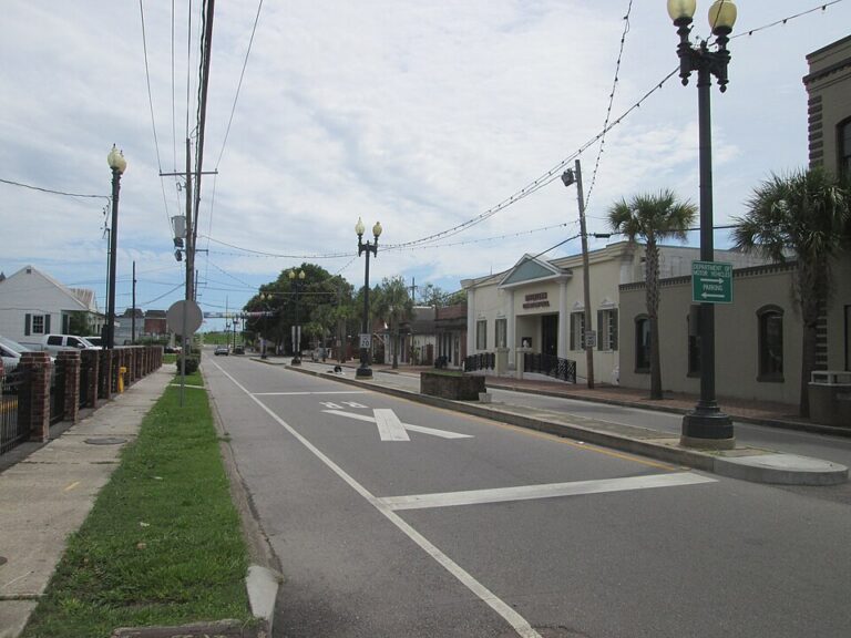 Williams Boulevard in Kenner Rivertown, photographed in May 2015